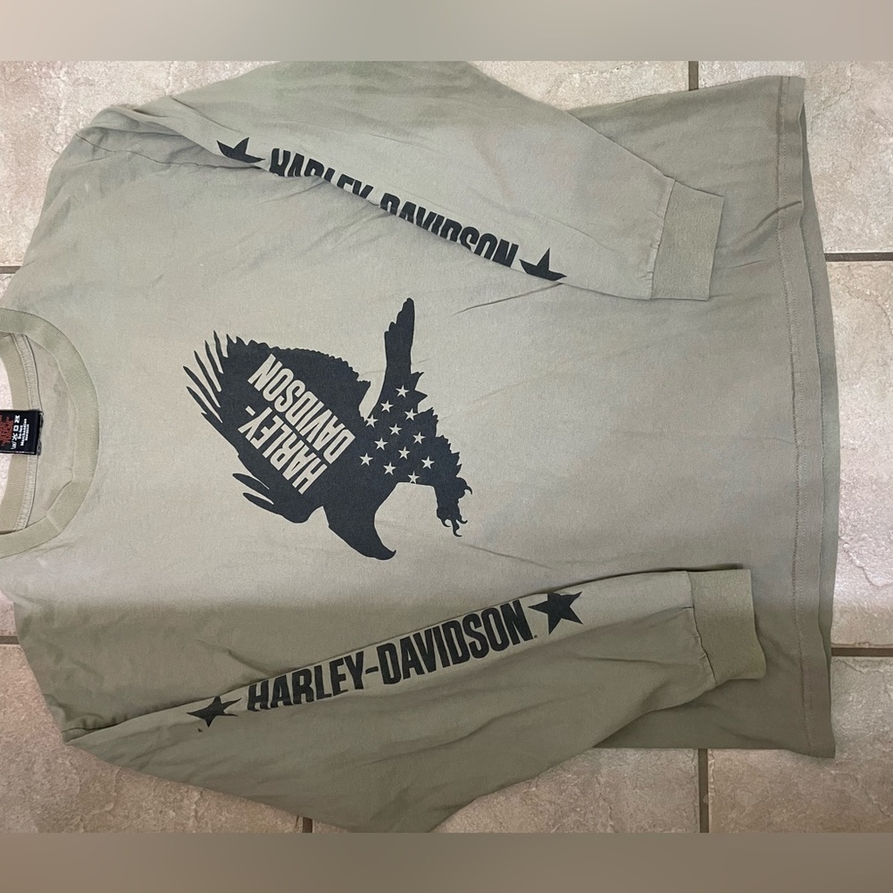 Vintage long sleeve Harley tee.